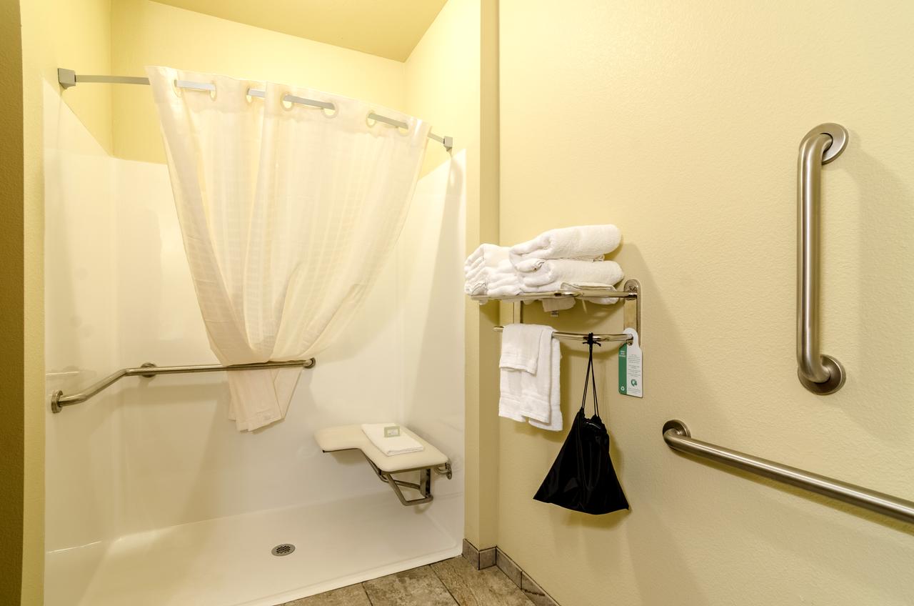 Cobblestone Hotel & Suites - McCook - thumb 1