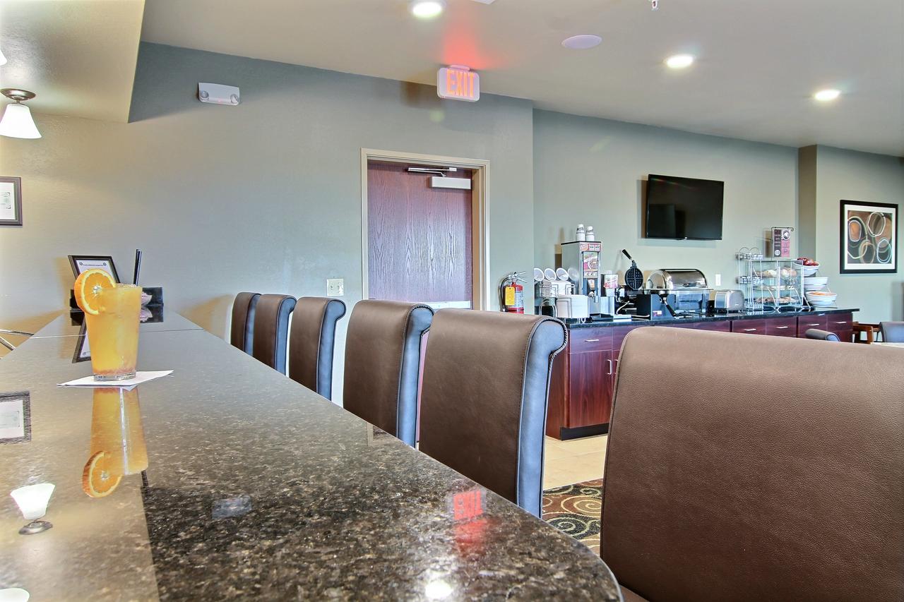 Cobblestone Hotel & Suites - McCook - thumb 43