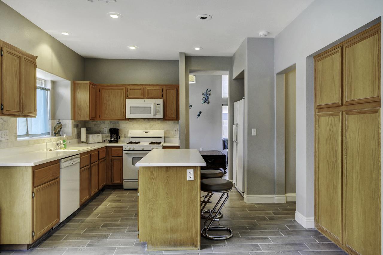 YVR Wickford Palms - thumb 2