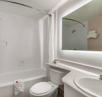 Howard Johnson by Wyndham Albuquerque Midtown - Hotels Find