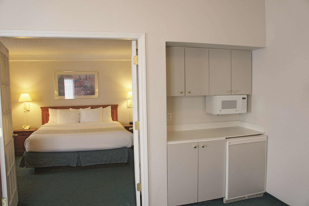 La Quinta Inn By Wyndham Farmington - thumb 1