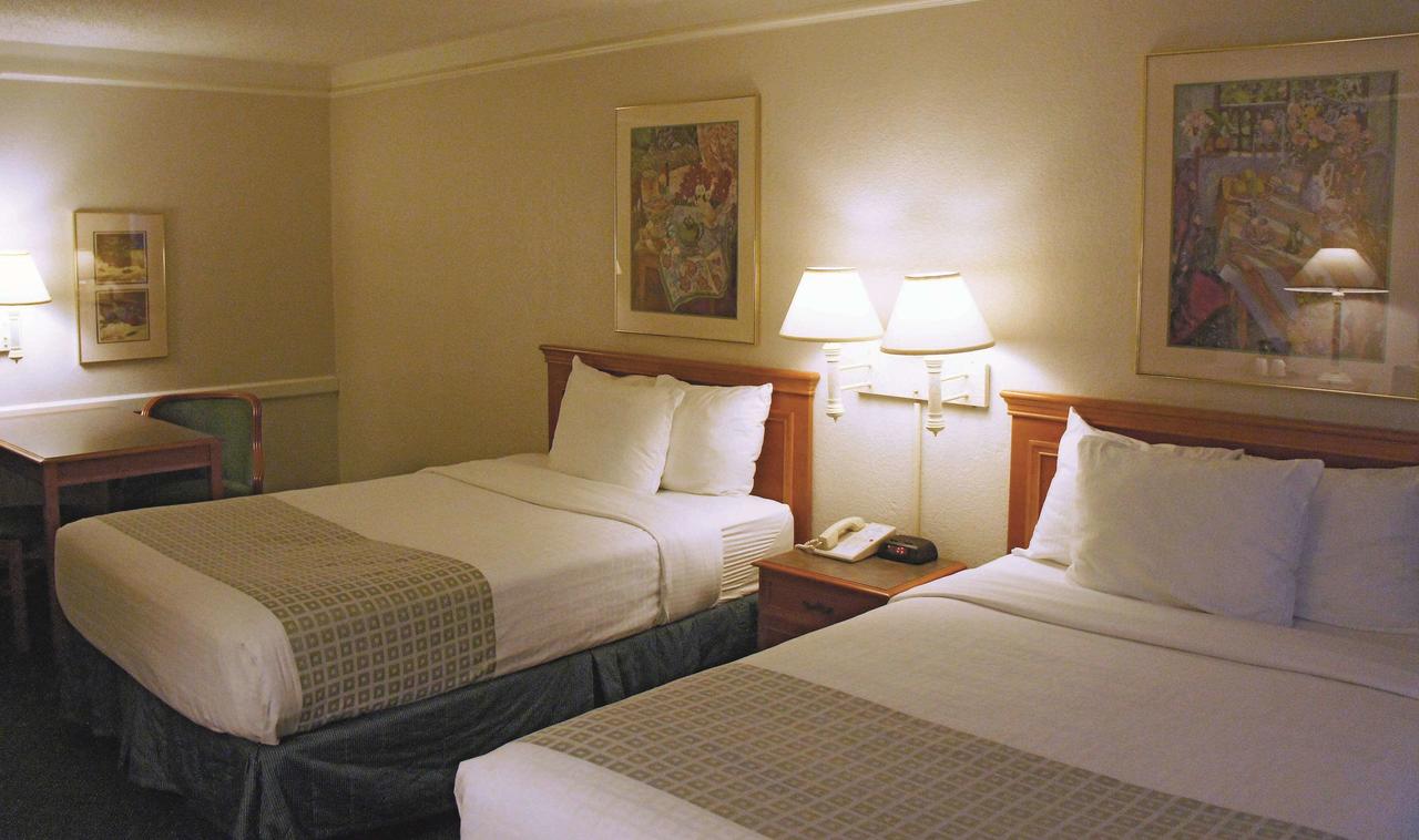 La Quinta Inn By Wyndham Farmington - thumb 2