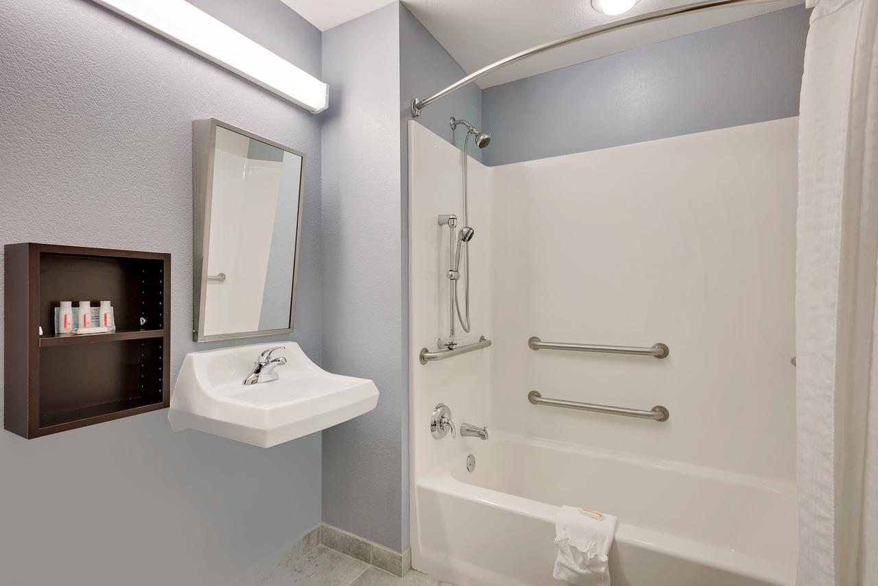 Microtel Inn And Suites By Wyndham - Geneva - thumb 14