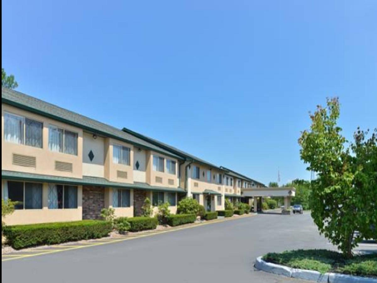 America's Best Value Inn New Paltz - thumb 2