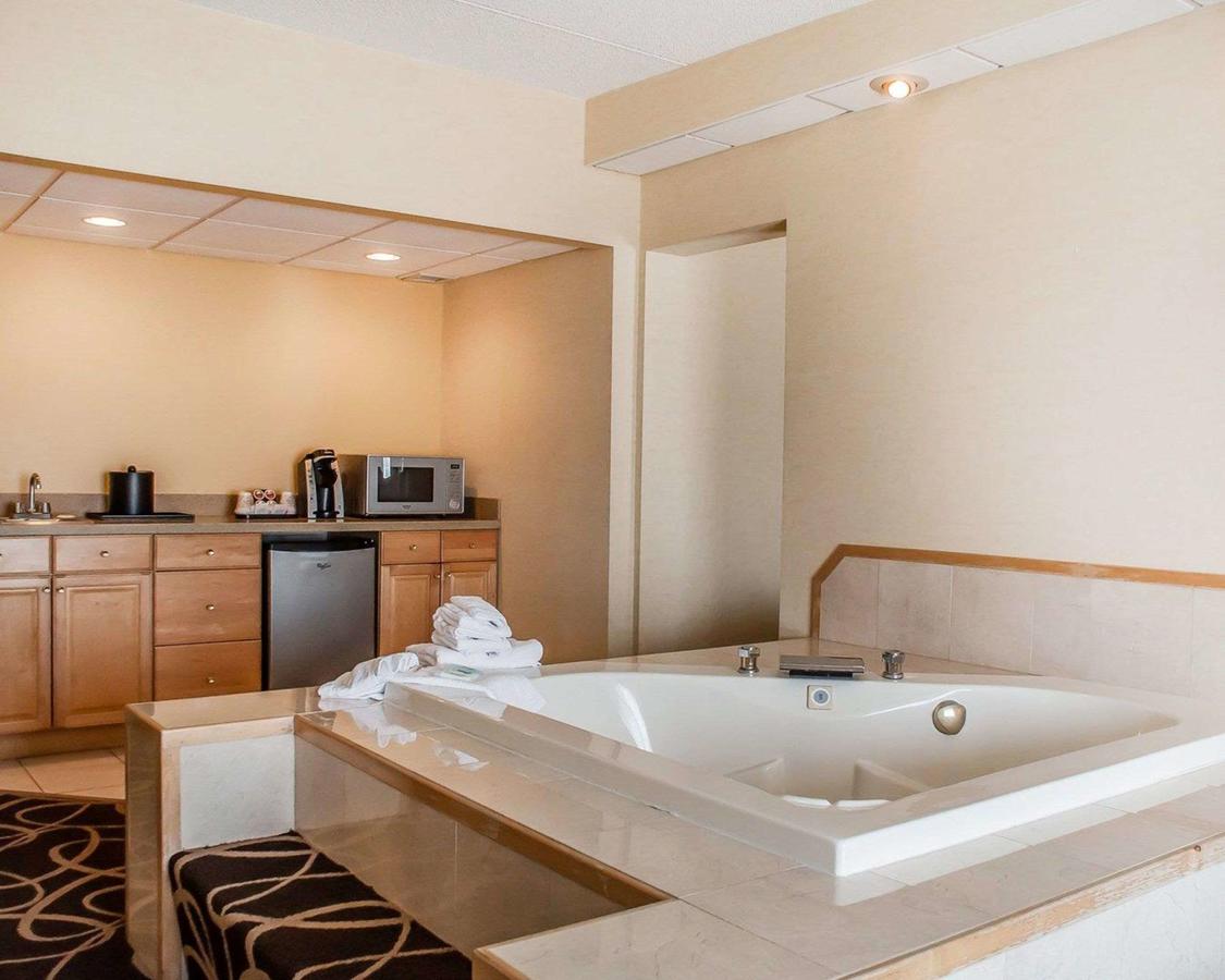 Quality Hotel & Suites At The Falls - thumb 29