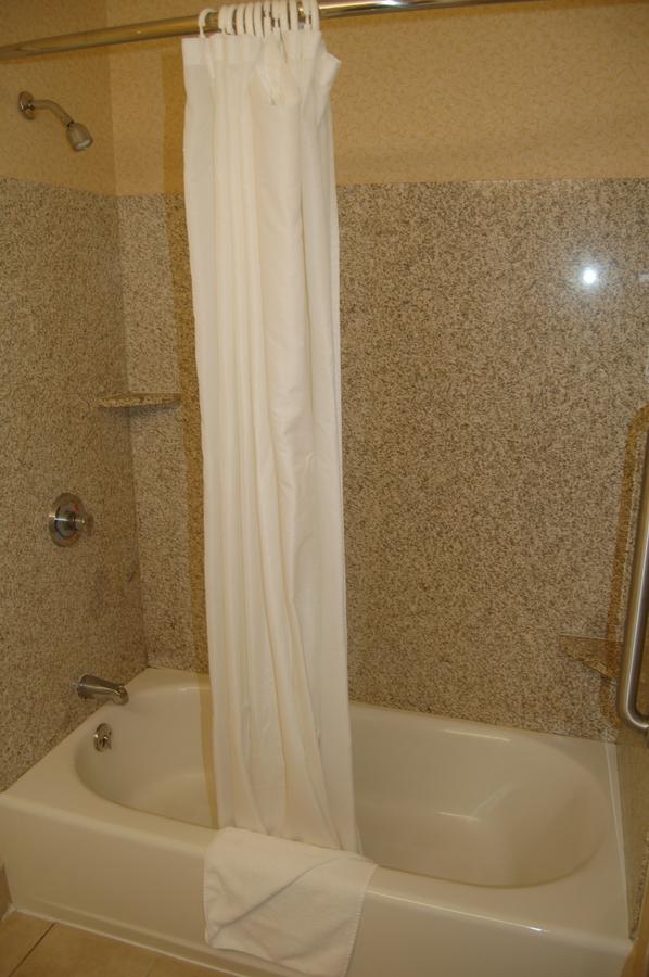 Country Inn & Suites By Radisson, Lake George (Queensbury), NY - thumb 22