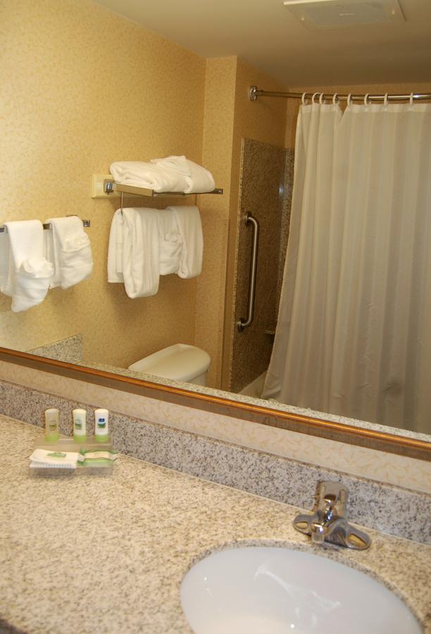 Country Inn & Suites By Radisson, Lake George (Queensbury), NY - thumb 23