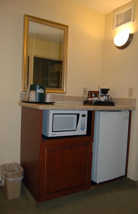 Country Inn & Suites By Radisson, Lake George (Queensbury), NY - thumb 24