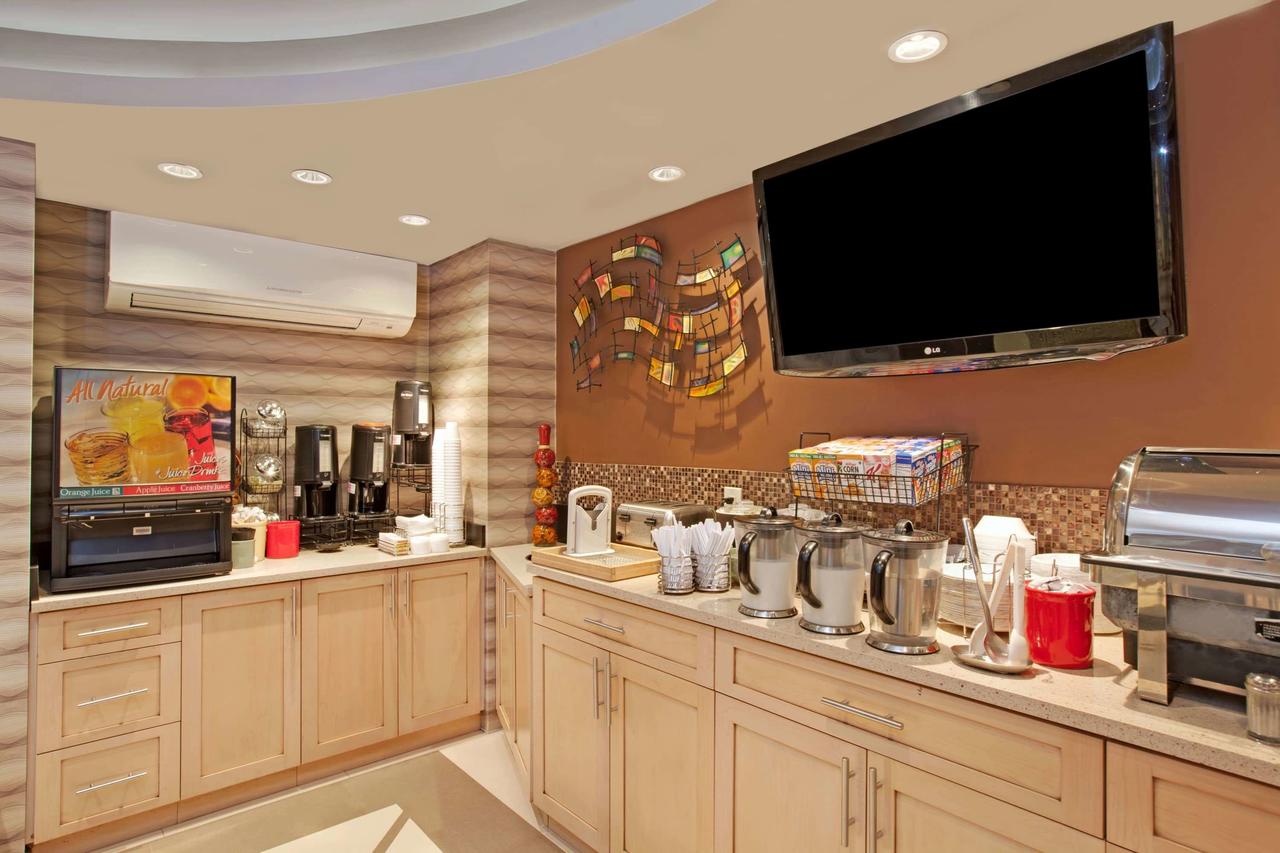 Ramada By Wyndham Bronx - thumb 26