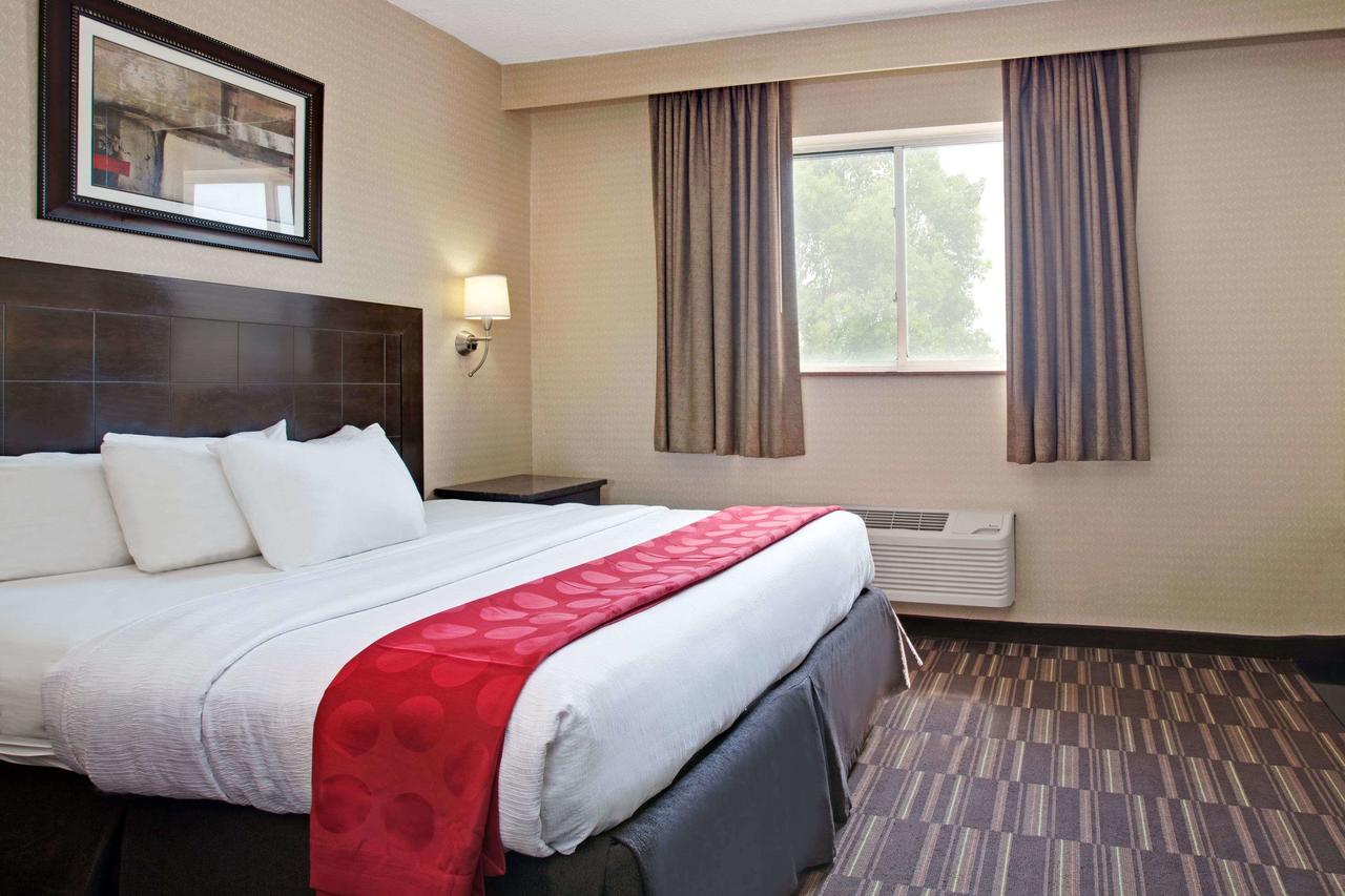 Ramada By Wyndham Bronx - thumb 18