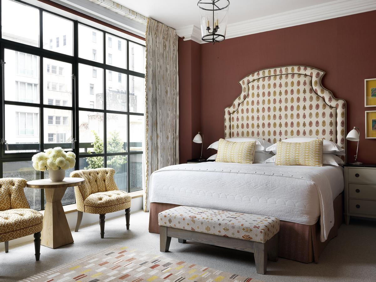 The Whitby Hotel - thumb 1