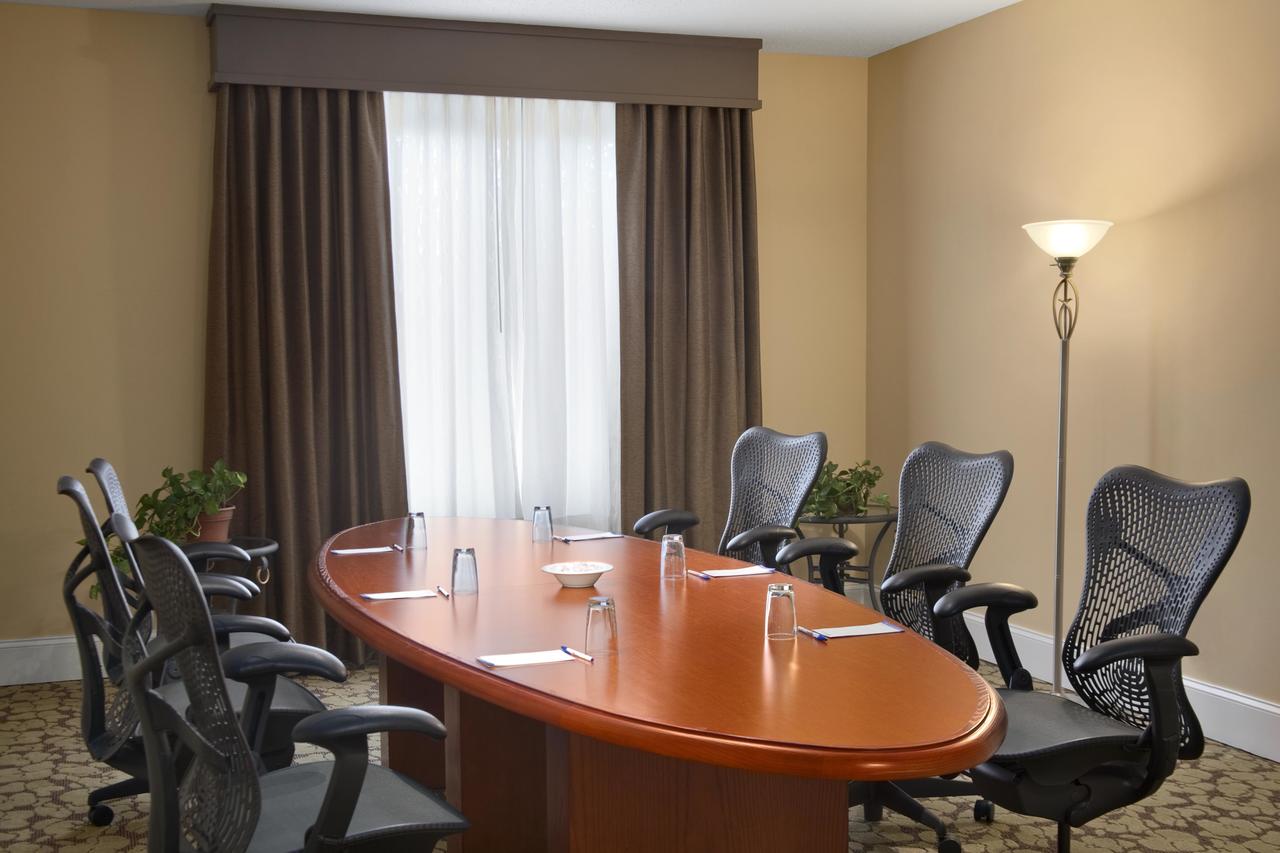 Hilton Garden Inn Islip/MacArthur Airport - thumb 19