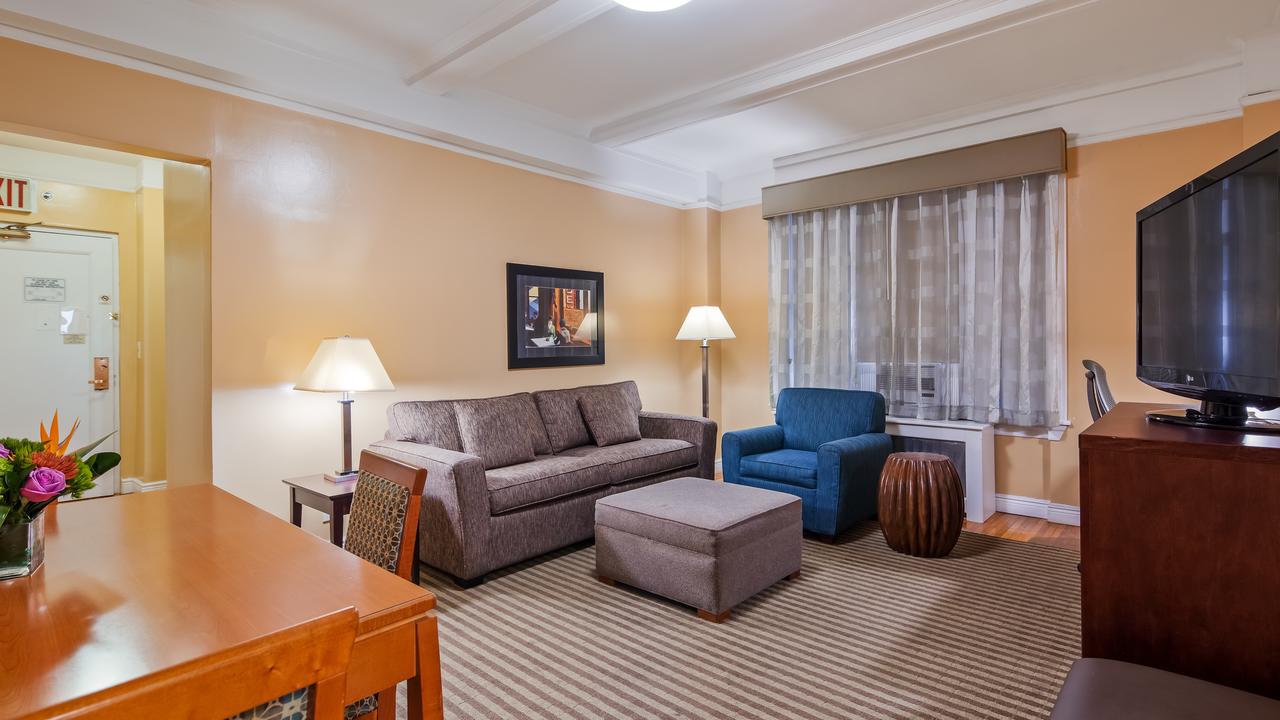 Best Western Plus Hospitality House Suites - thumb 2