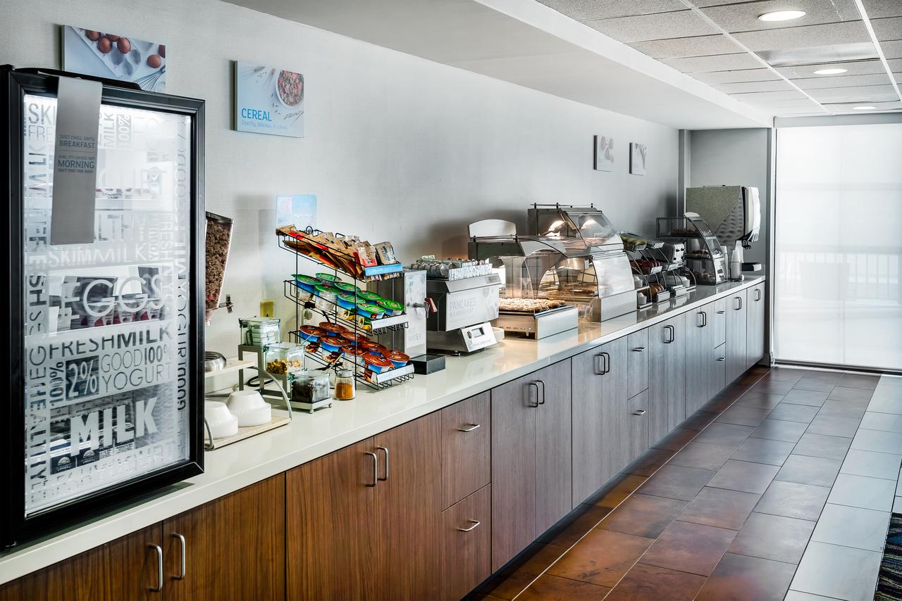 Holiday Inn Express Hotel & Suites Charlotte Airport-Belmont - thumb 15