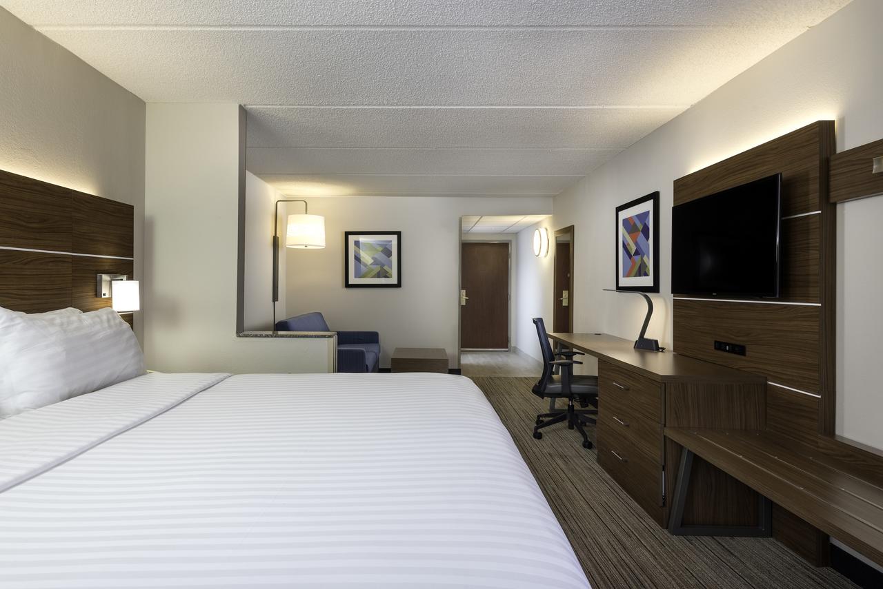 Holiday Inn Express Hotel & Suites Charlotte Airport-Belmont - thumb 6