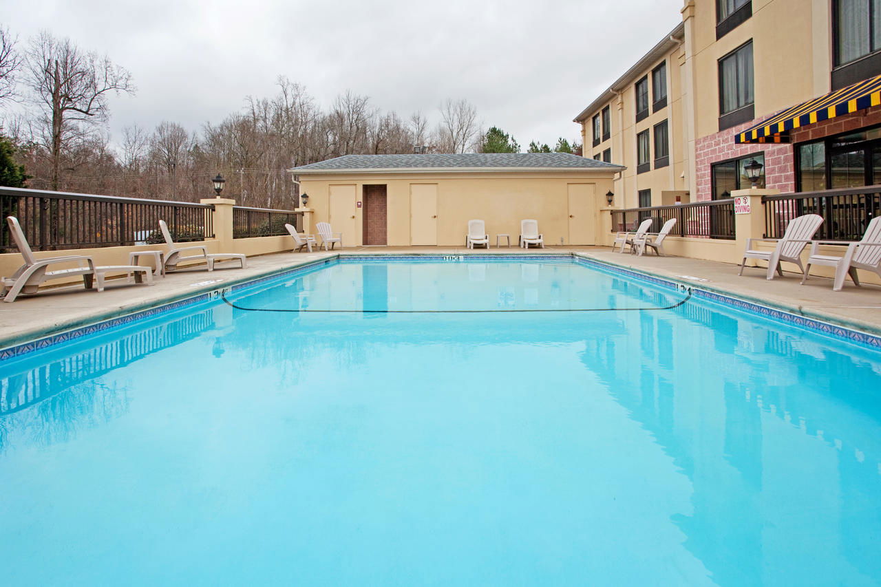 Holiday Inn Express Hotel & Suites Charlotte Airport-Belmont - thumb 2