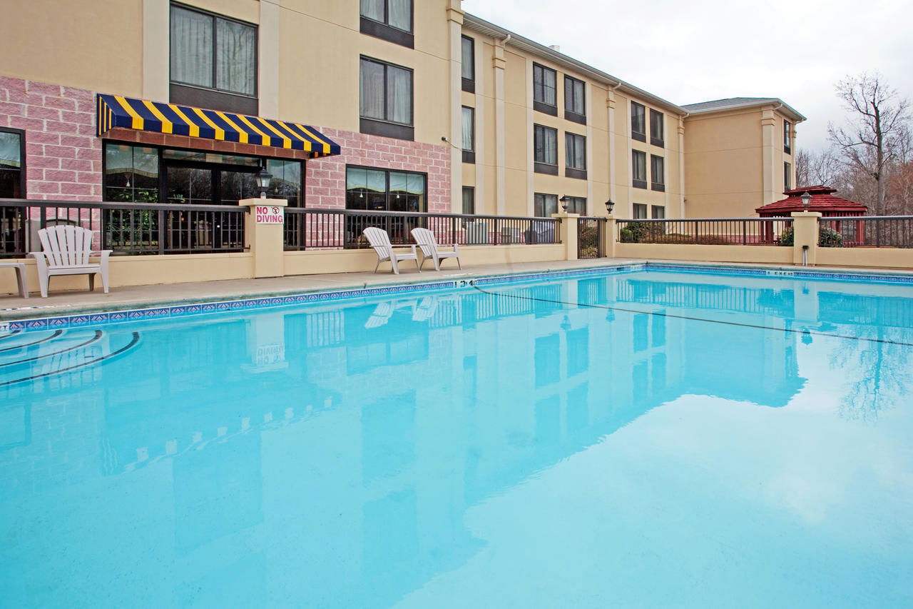 Holiday Inn Express Hotel & Suites Charlotte Airport-Belmont - thumb 22