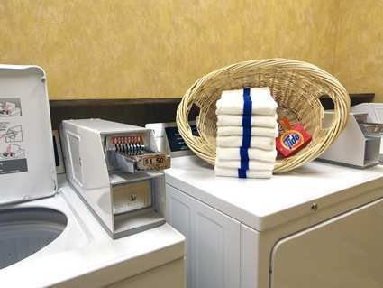 Hampton Inn & Suites Dobson - thumb 5