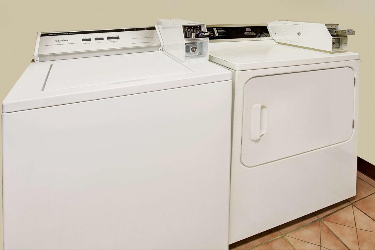 Super 8 By Wyndham Heath/Newark - thumb 11