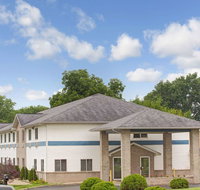 Super 8 by Wyndham Heath/Newark - Hotels Find