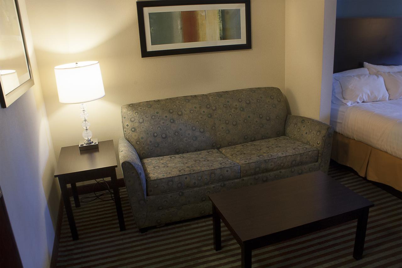 Holiday Inn Express & Suites Youngstown West I 80 - thumb 11