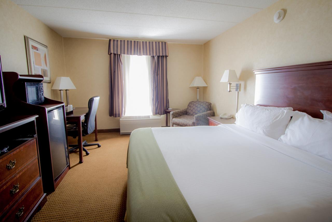 Holiday Inn Express Tiffin - thumb 20