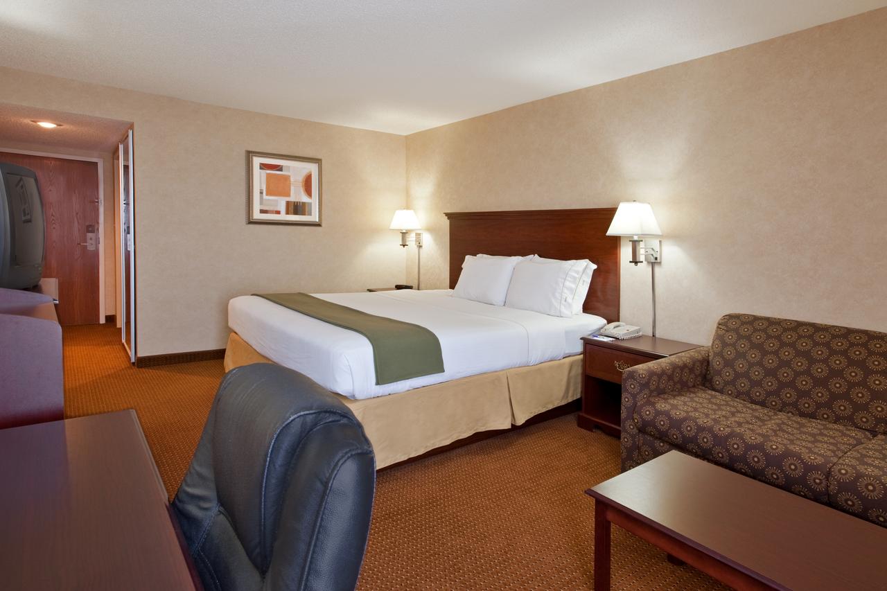 Holiday Inn Express Tiffin - thumb 3