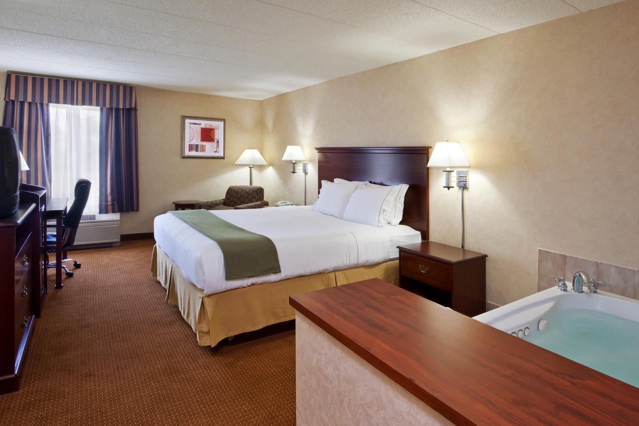 Holiday Inn Express Tiffin - thumb 5