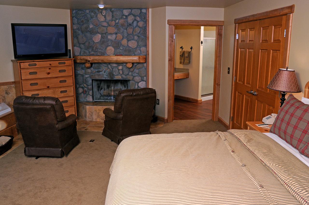 Callahan's Lodge - thumb 35