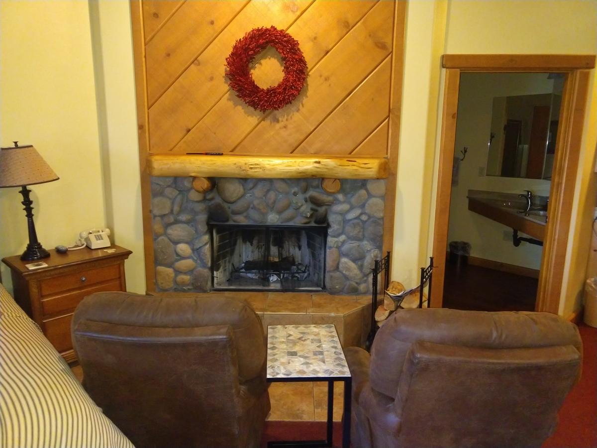 Callahan's Lodge - thumb 40