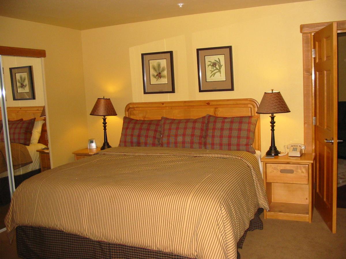 Callahan's Lodge - thumb 32