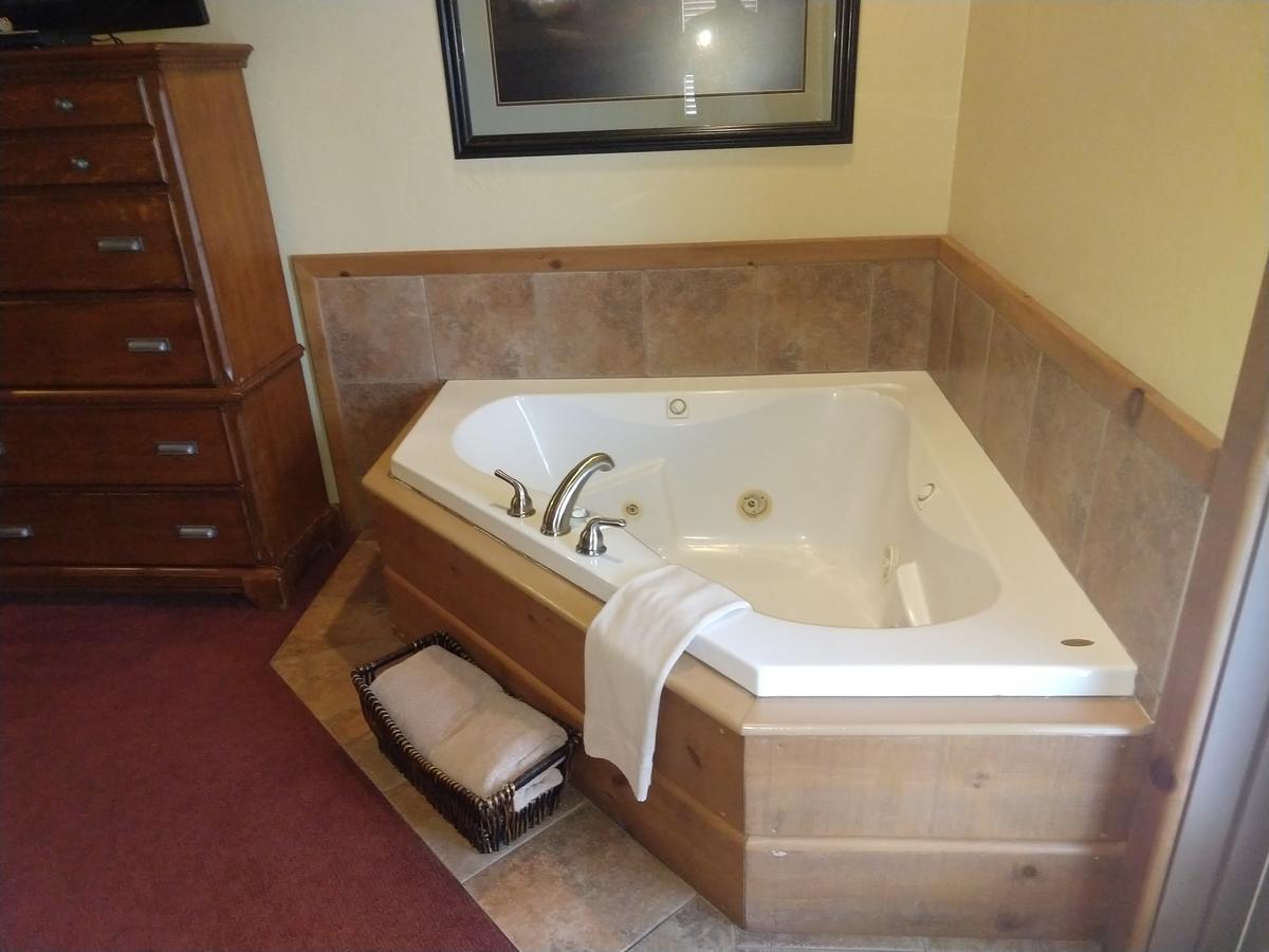 Callahan's Lodge - thumb 42