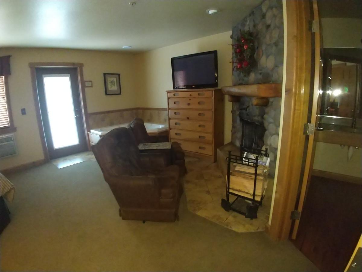 Callahan's Lodge - thumb 37