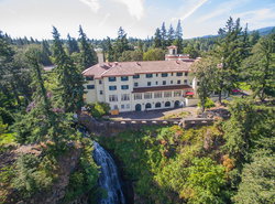 Columbia Gorge Hotel & Spa