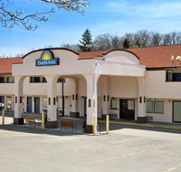 Days Inn by Wyndham Monroeville Pittsburgh - Hotels Find