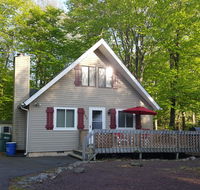 Cozy Chalet Free Wi-Fi and Grill - Hotels Find