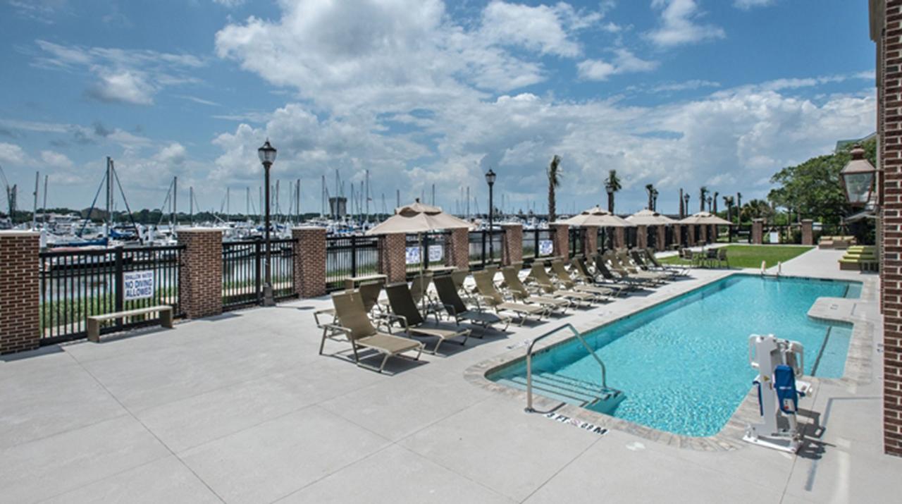 Hilton Garden Inn Charleston Waterfront/Downtown - thumb 17