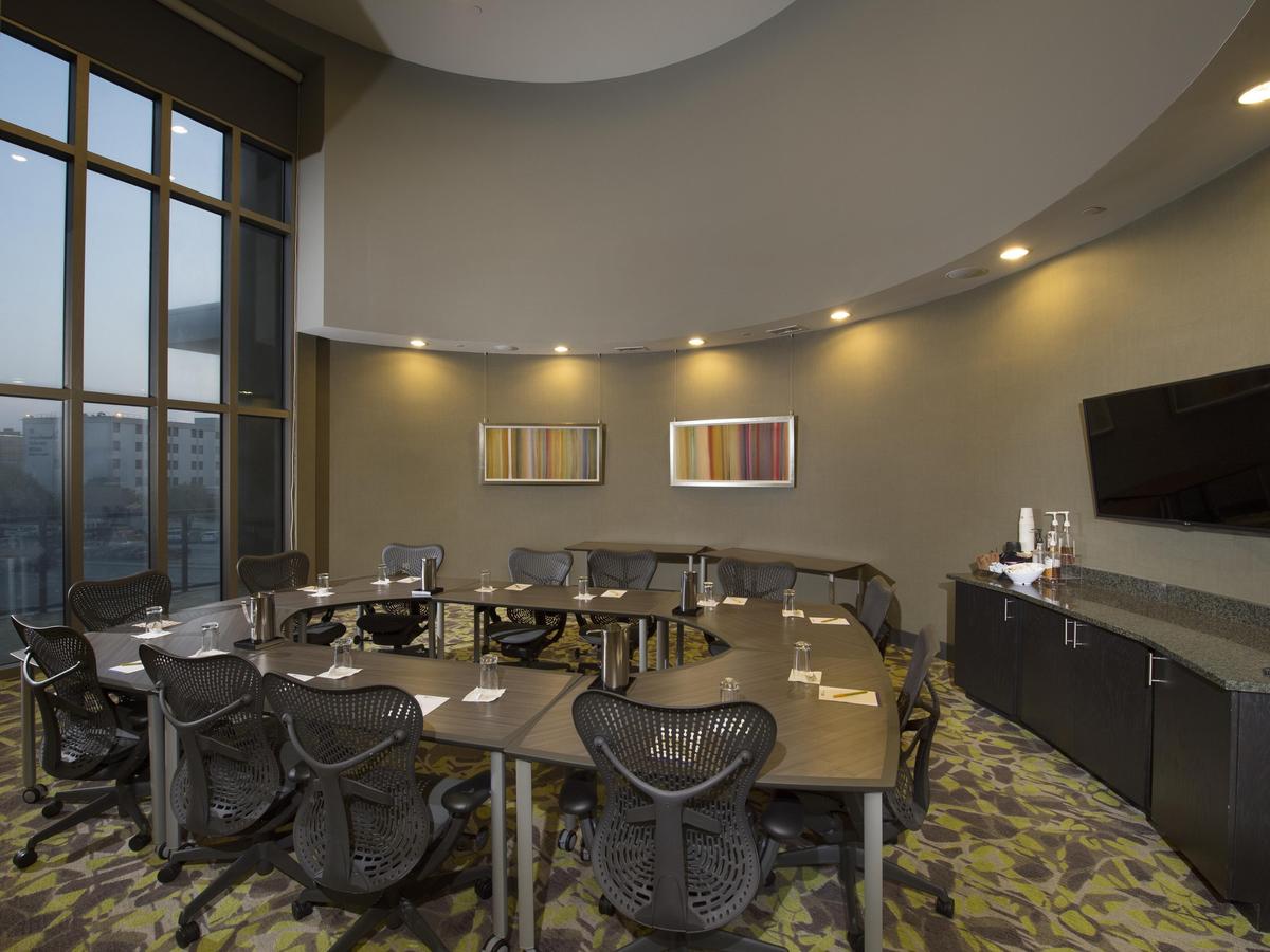 Hilton Garden Inn Charleston Waterfront/Downtown - thumb 37