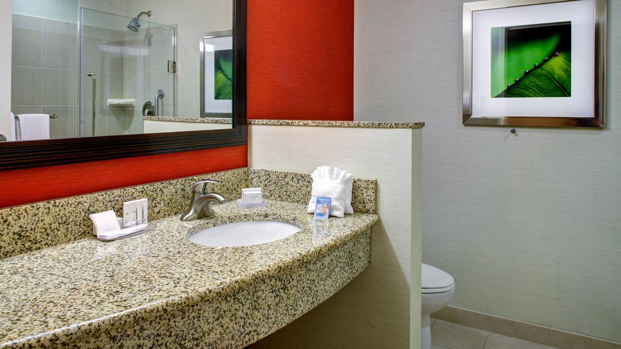 Courtyard Greenville Downtown - thumb 14