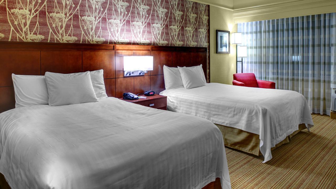 Courtyard Greenville Downtown - thumb 11