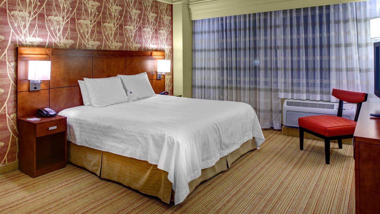 Courtyard Greenville Downtown - thumb 1