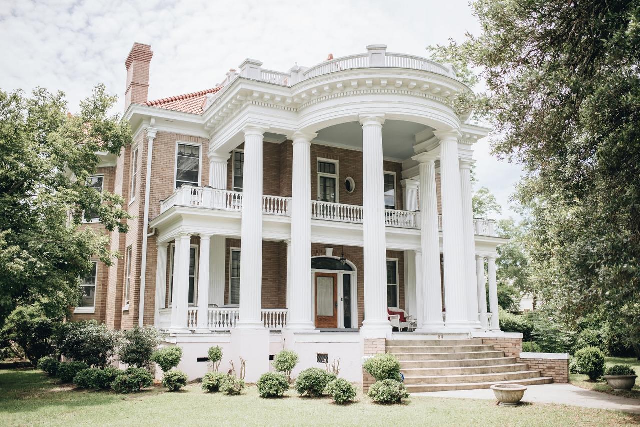 1912 Bed And Breakfast - thumb 0