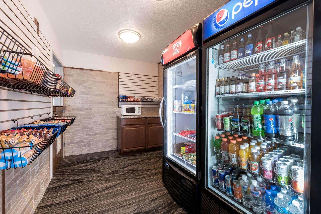 Ramada By Wyndham Rapid City - thumb 36