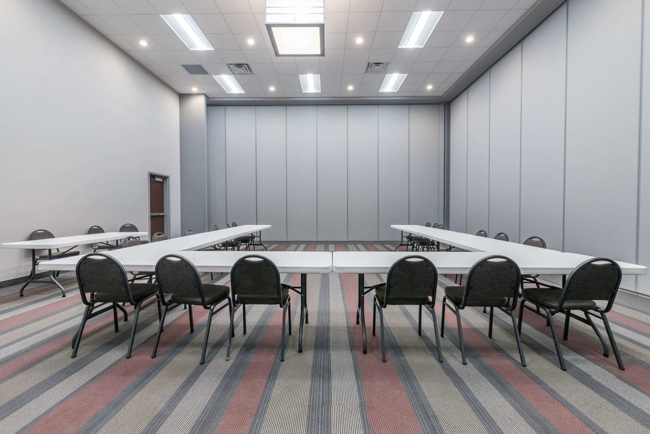 Ramada By Wyndham Rapid City - thumb 38