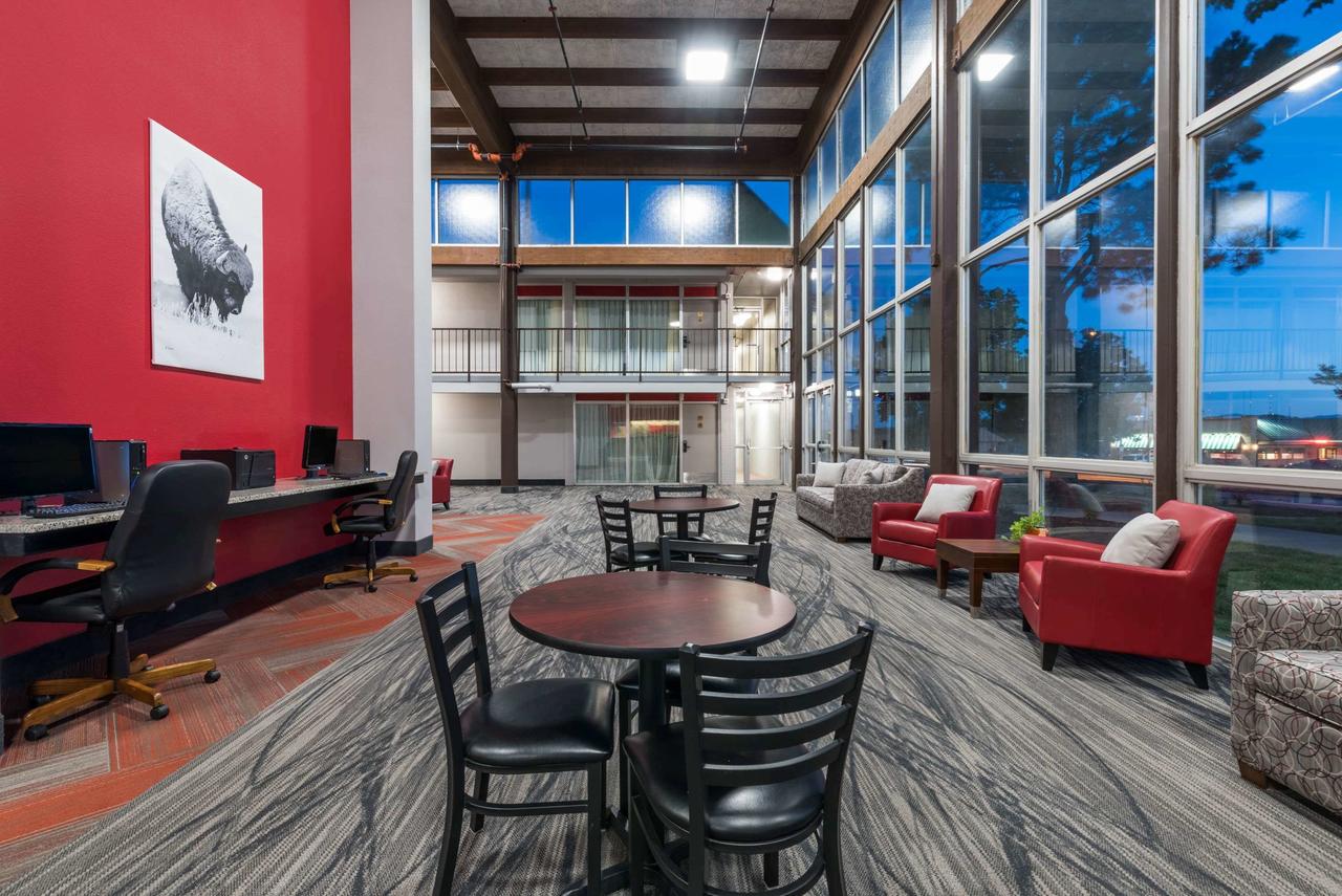 Ramada By Wyndham Rapid City - thumb 30