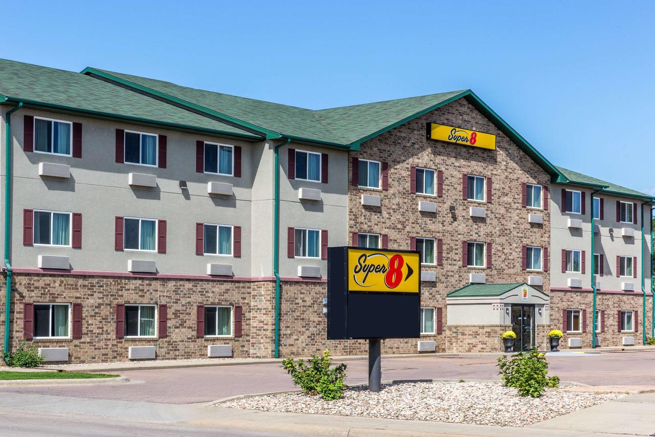 Super 8 By Wyndham Sioux Falls - thumb 0