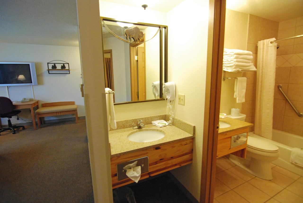 Black Hills Luxury Suites - thumb 11