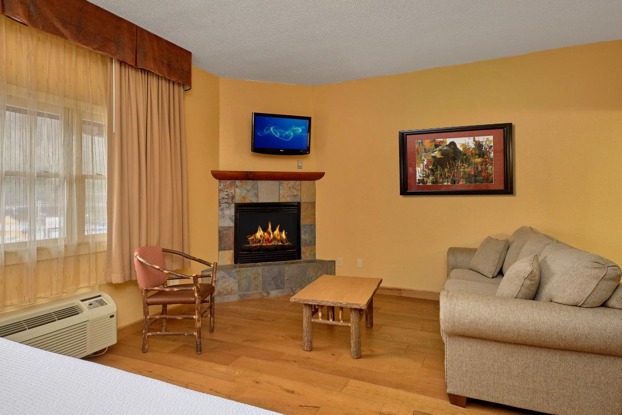 Bearskin Lodge On The River - thumb 10