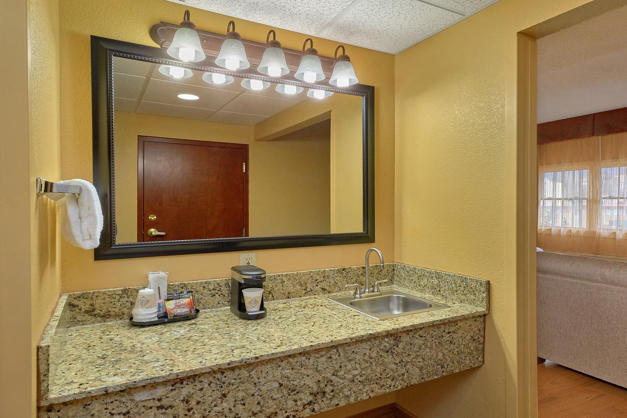 Bearskin Lodge On The River - thumb 9