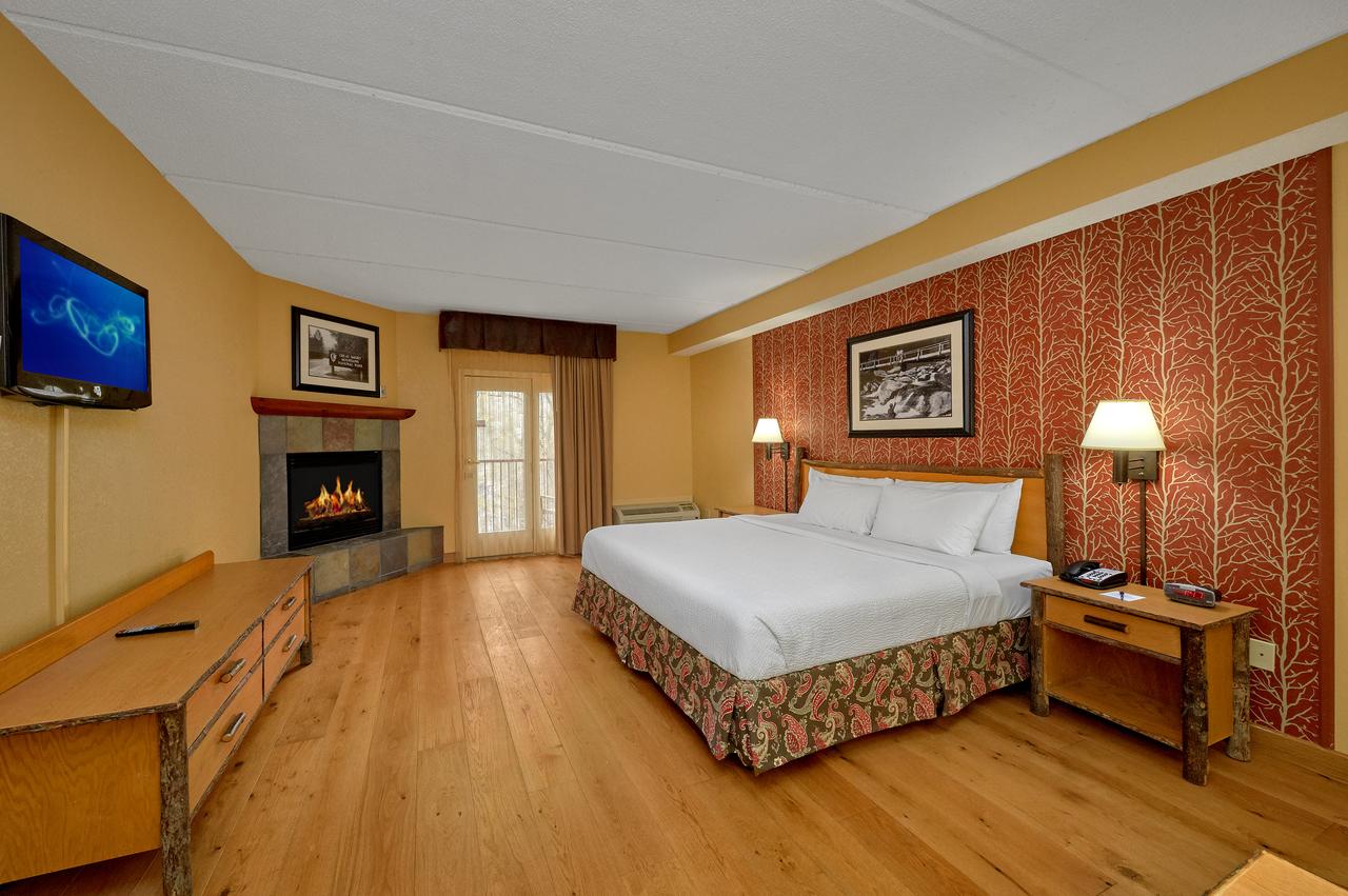 Bearskin Lodge On The River - thumb 18